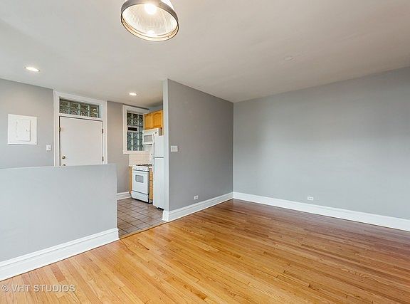 5th image of 3131 W Leland Ave #2