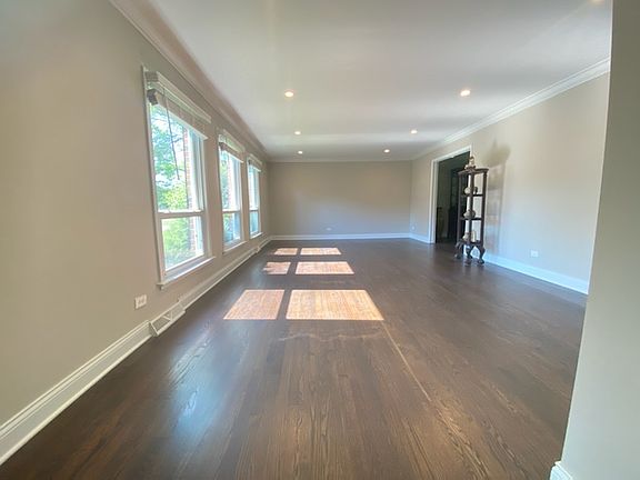 3rd image of 6 Cedar Ln
