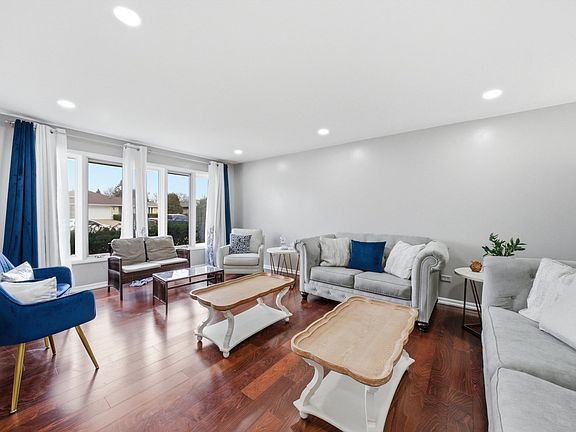 3rd image of 7545 Halesia Ct