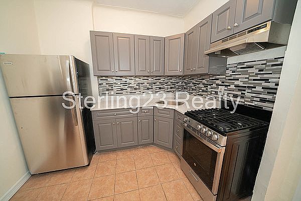 1st image of 2306 29th Ave #1R