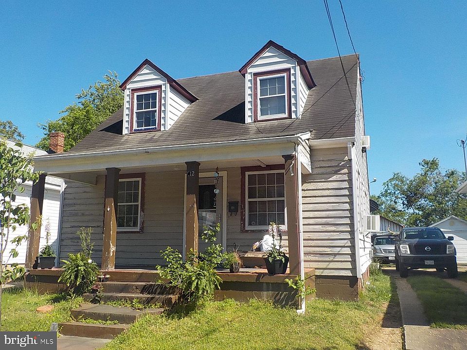 1st image of 412 Bunker Hill St