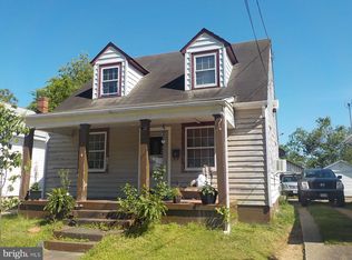 412 Bunker Hill St, Fredericksburg, VA 22401