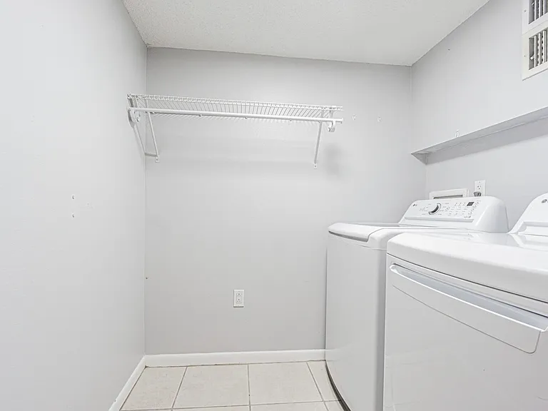3345 Crystal Ct E #H — Photo 12