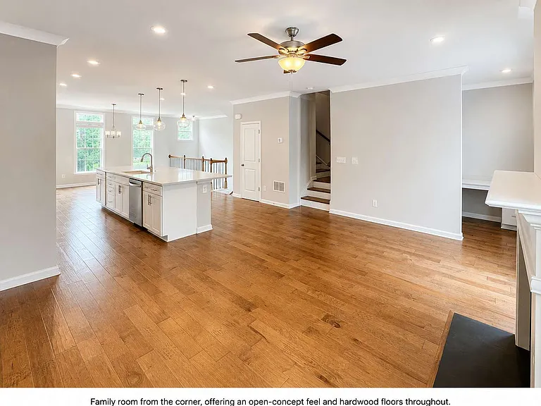 794 Atwood Ln — Photo 6