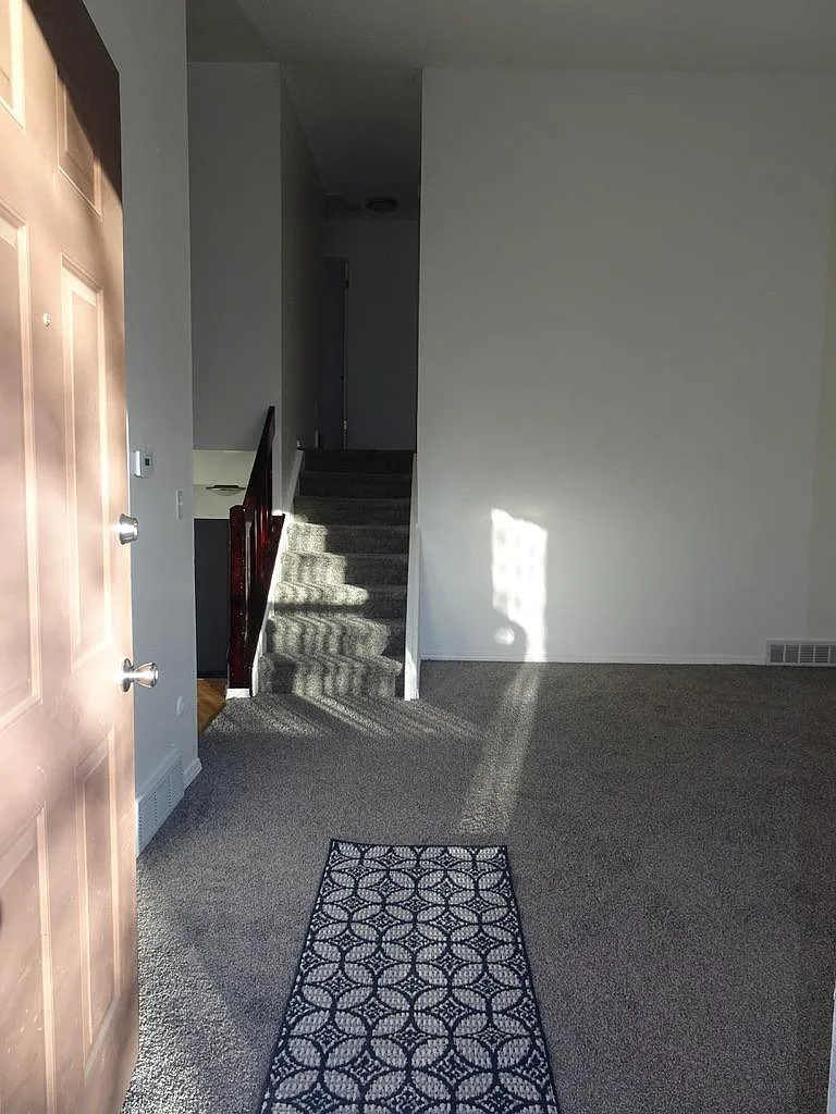 4 bed, 1700 sqft, $3,250 — Photo 3
