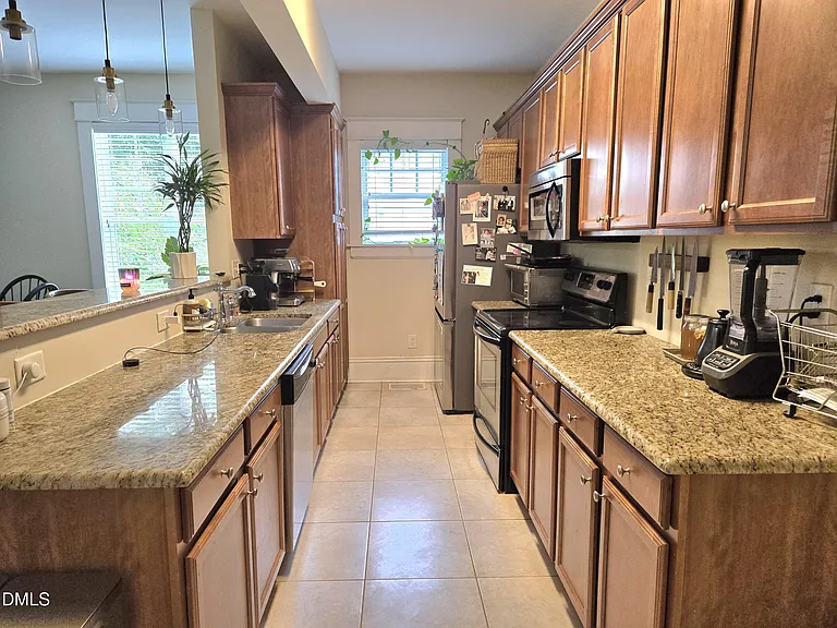 1107 Mordecai Dr — Photo 6