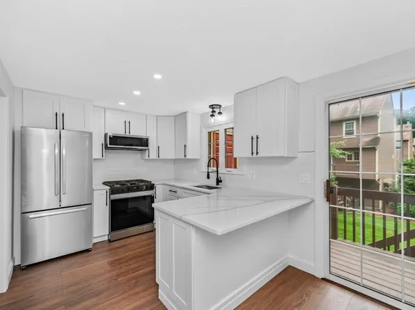 123 Heritage Dr Unit 123, Tewksbury, MA 01876