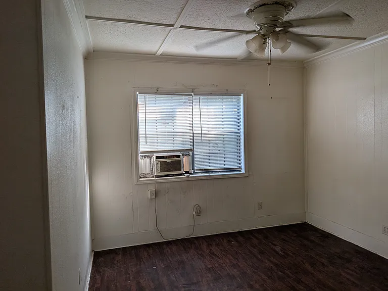 146 N Milby St #2 — Photo 6