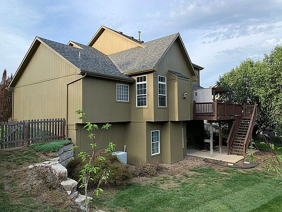 3rd image of 921 Redwood Ct