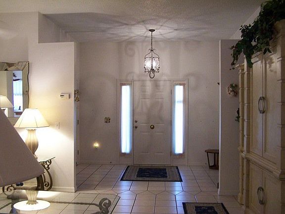 3rd image of 512 Chula Vista Ave
