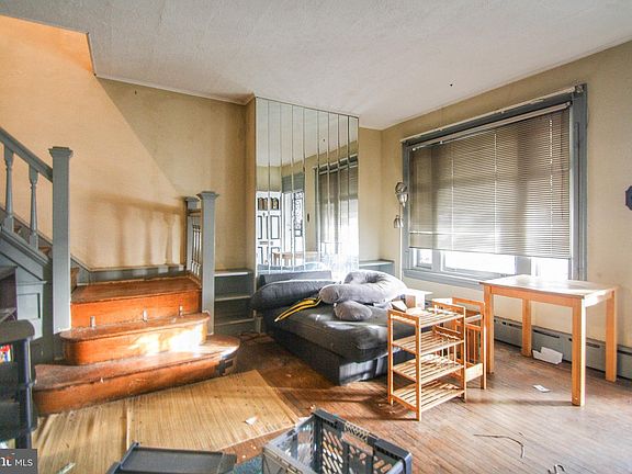 5th image of 5745 Larchwood Ave