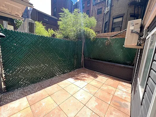 Outdoor, photo 1