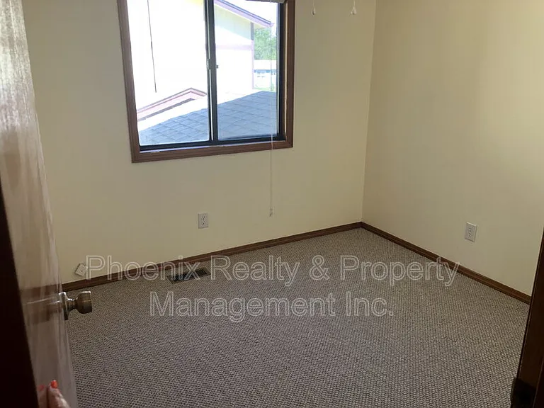806 Sir Galahad Dr — Photo 11