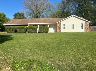 40 Fairway Cv, Jackson, TN 38305