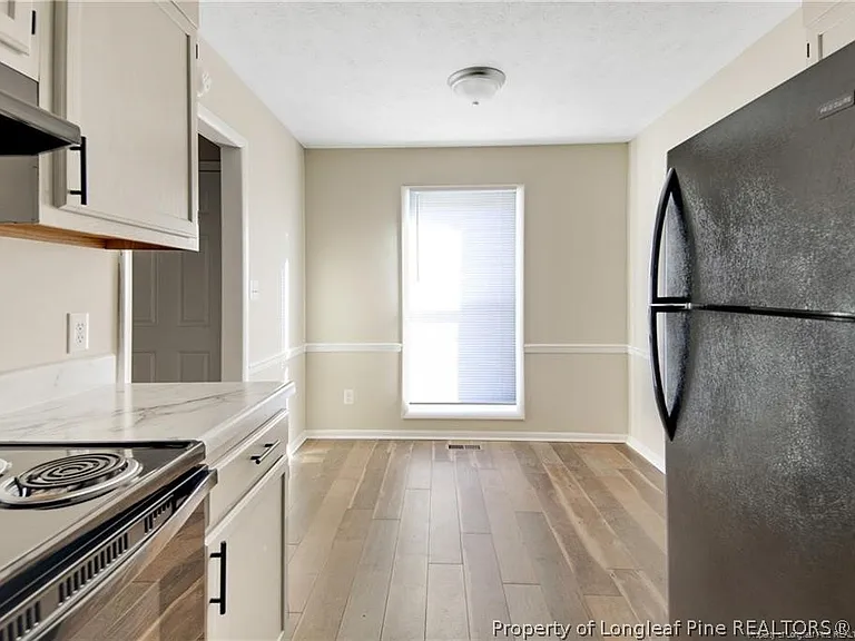 5940 Laguna Dr — Photo 8