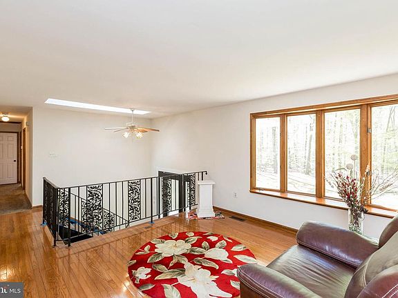 2nd image of 5195 Fairfax Hills Pl