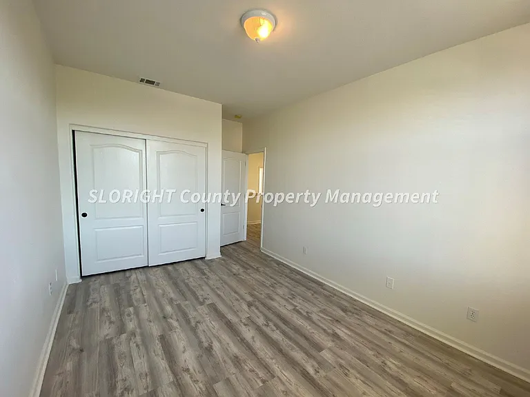1654 Belmont Ct — Photo 8