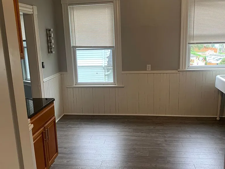 131 Lincoln St — Photo 14
