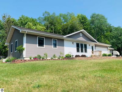 11366 Orchard Dr, Rapid City, MI, 49676
