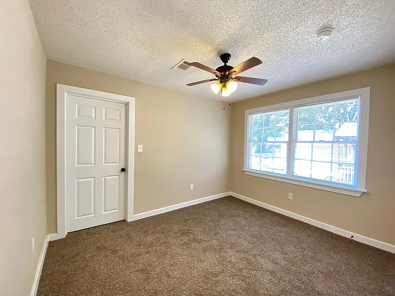 3602 W 13th St — Photo 8