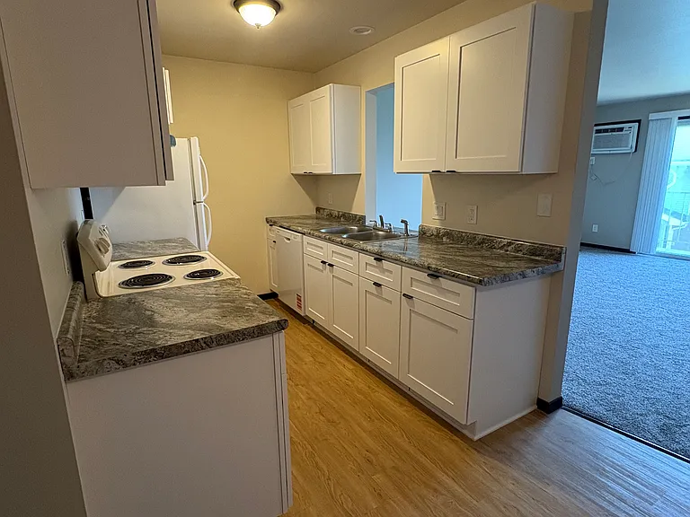 2029 Greenway Cross — Photo 14