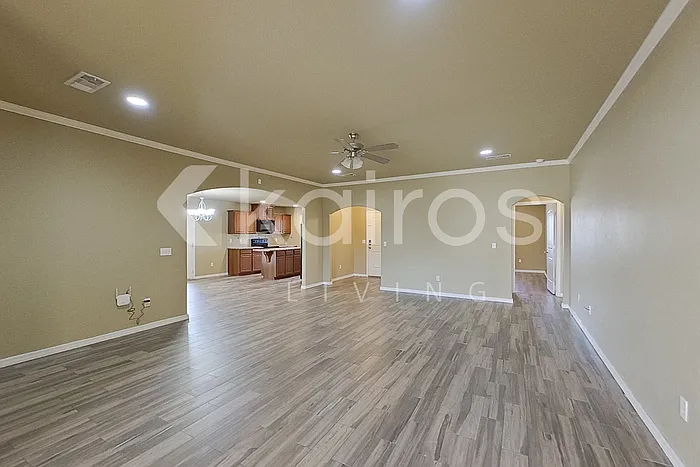 7406 Vail Dr — Photo 3