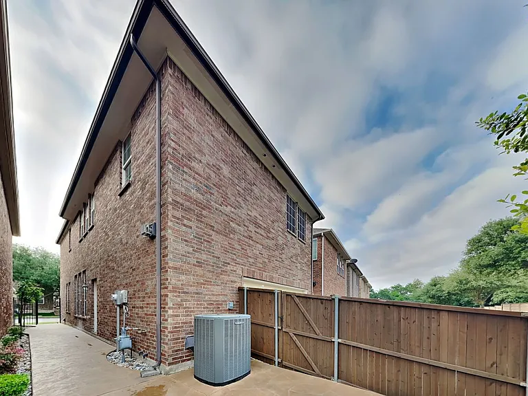226 Knapford Sta — Photo 18