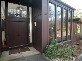 5550 Lake Forrest Dr, Sandy Springs, GA 30342