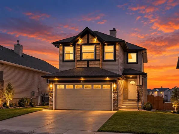 41 W Royal Birch Ter NW, Calgary, AB T3G 5N7