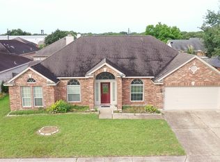 205 Crosswind Dr, Victoria, TX 77904