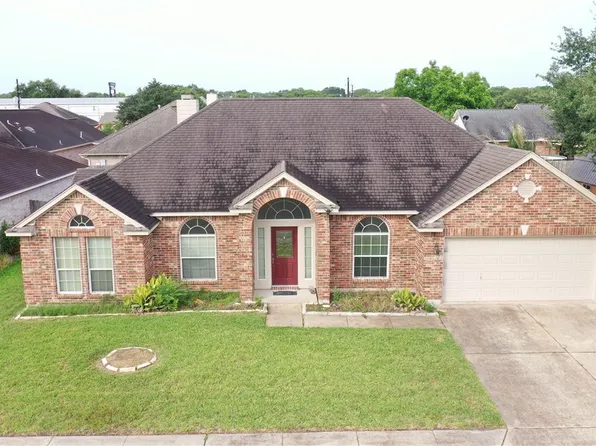 205 Crosswind Dr, Victoria, TX 77904