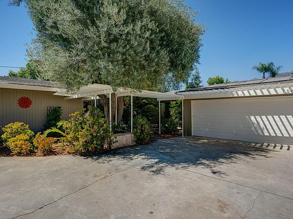 2nd image of 1265 E Calaveras St