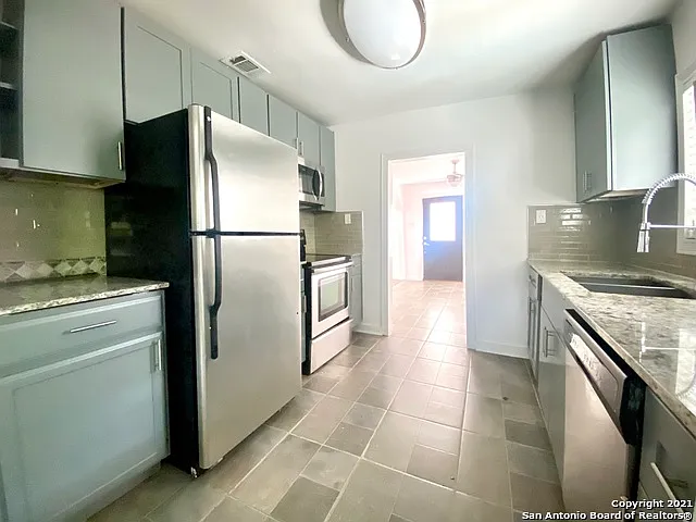 3237 Colima St — Photo 12