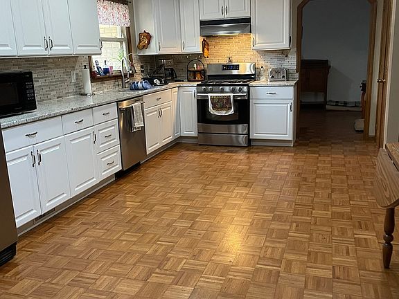5th image of 315 W Cragmont Dr