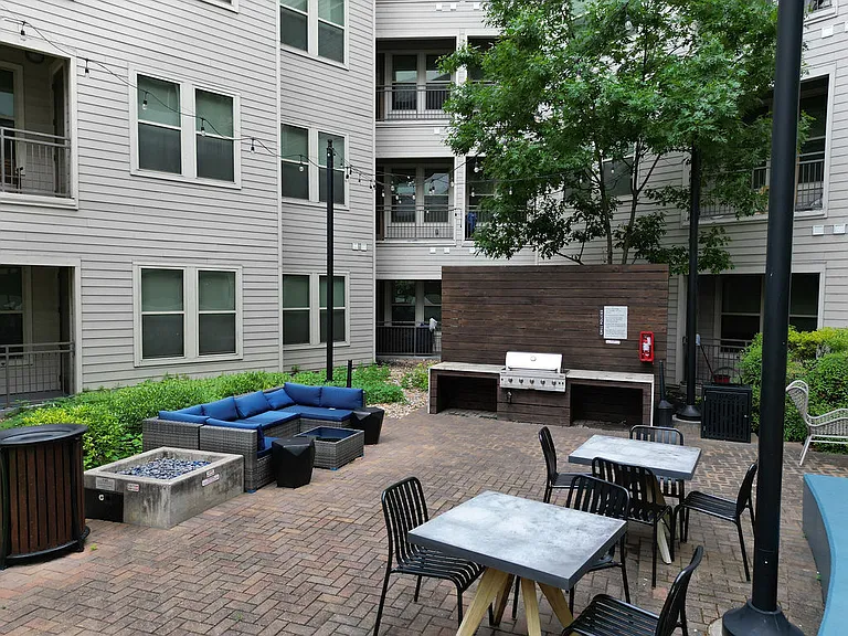 District at Memorial — Photo 24