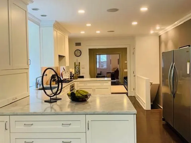 323 Pine St — Photo 3