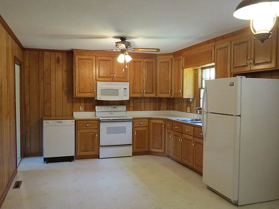 4th image of 133 Grant Dr