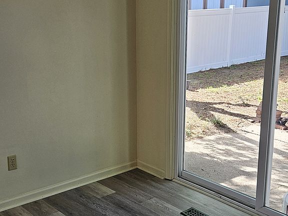 3rd image of 3741 Dusty Ln