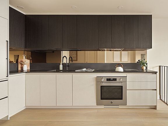 3rd image of 17 Dodworth St Floor 1