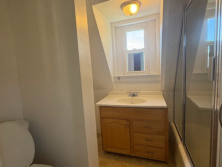 37 Somerset St #3 — Photo 4