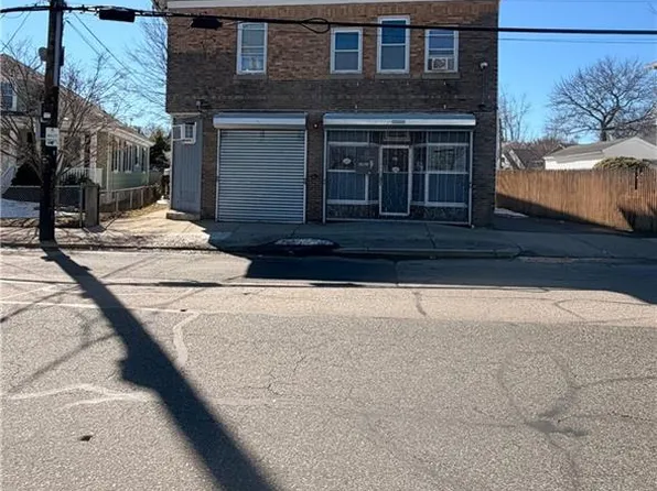 556 Admiral St, Providence, RI 02908