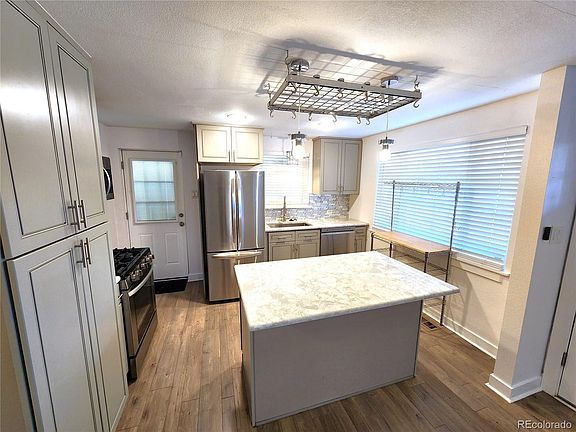 5th image of 1555 Trenton Street