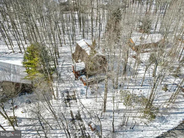 5543 Fox Run Ln, East Stroudsburg, PA 18302