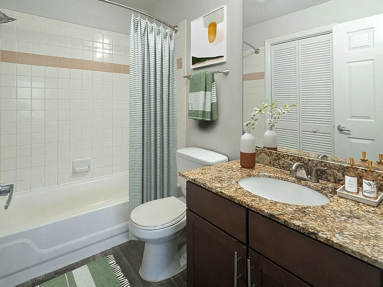 Vue at 1400 — Photo 21