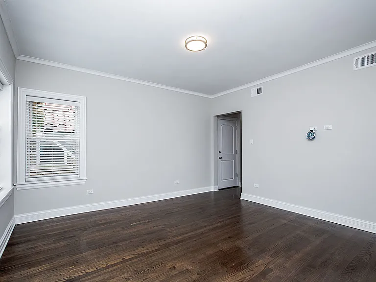2648 W Lunt Ave #3 — Photo 2