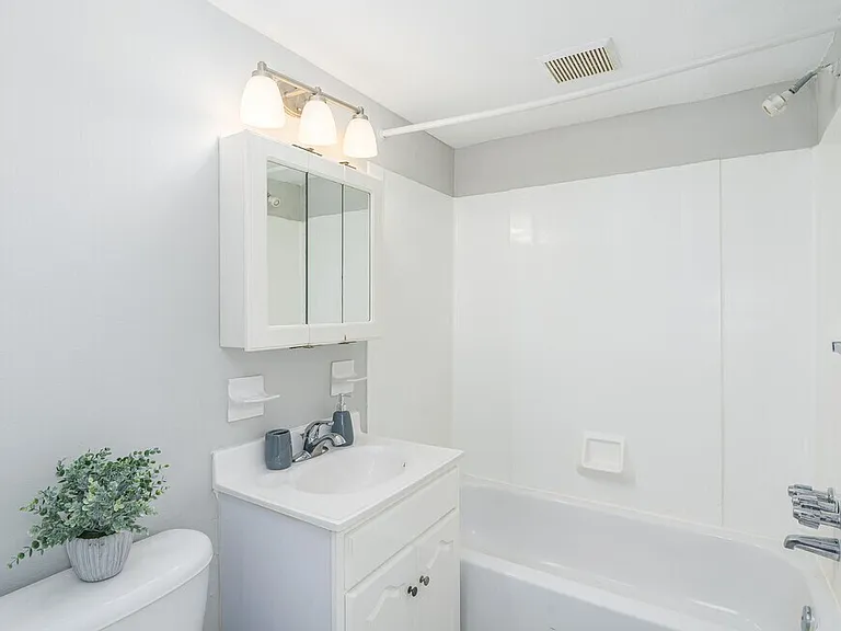 631 W Fisher Ave #B-8 — Photo 4