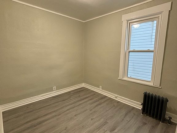 4th image of 139 N 12th St Floor 1