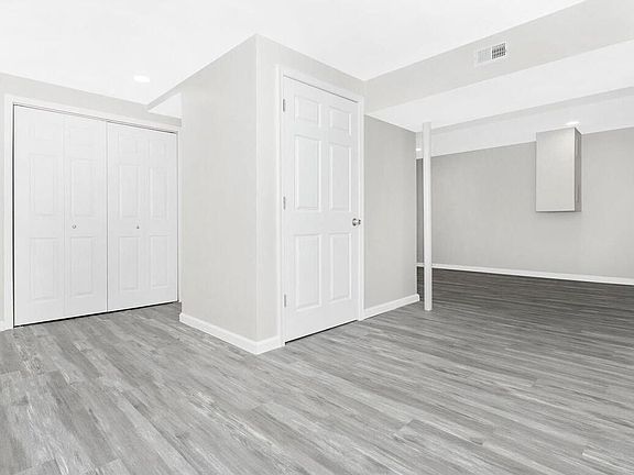 4th image of 1587 Carey Pl