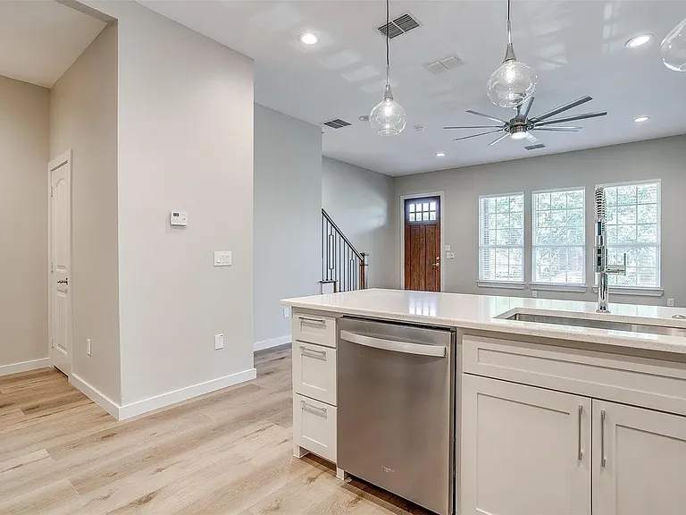 3303 Ryan Ave — Photo 30