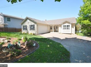 12090 Mentzer Trl, Lindstrom, MN 55045